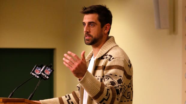aaron-rodgers-the-dude-sweater.jpg